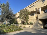 1030 Idaho Ave in Santa Monica, CA - Foto de edificio - Building Photo