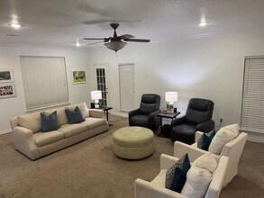 2580 E Neely Pl in Fayetteville, AR - Foto de edificio - Building Photo