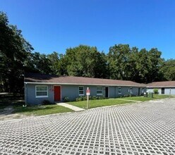 1015 Beecher St in Leesburg, FL - Foto de edificio - Building Photo