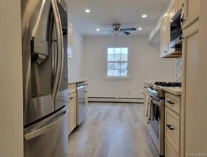 100 Hillside Dr in Scotchtown, NY - Building Photo - Building Photo