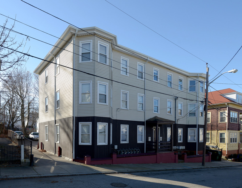 25 Hillhurst Ave in Providence, RI - Building Photo