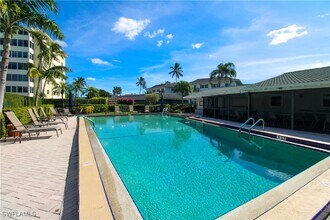 3400 Gulf Shore Blvd N in Naples, FL - Building Photo - Building Photo