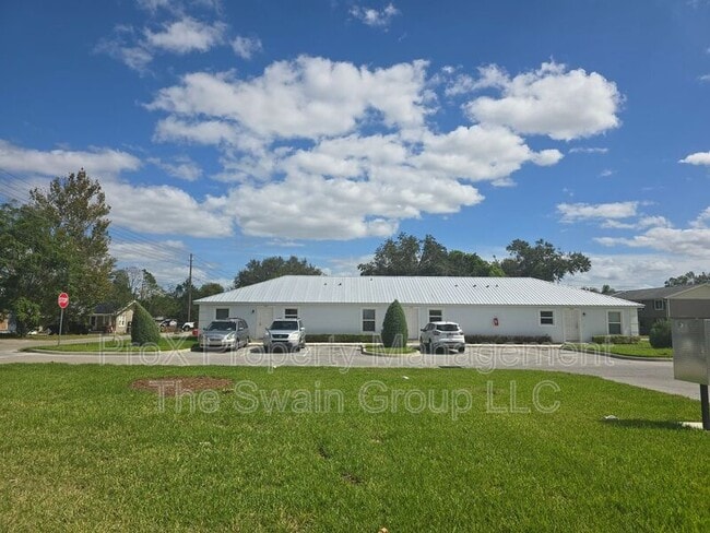 200 W Prince Pl in Haines City, FL - Foto de edificio - Building Photo