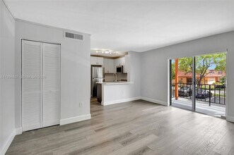 7241 Miami Lakes Dr in Hialeah, FL - Building Photo - Building Photo