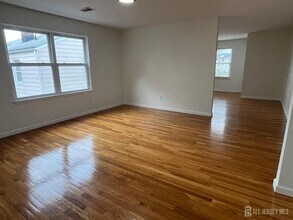 301 Oregon St in Union, NJ - Building Photo - Building Photo