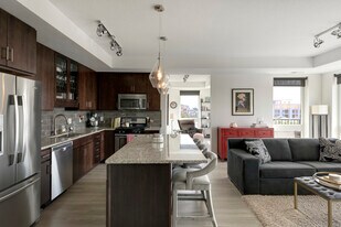 Laguna Apartments in Minneapolis, MN - Building Photo