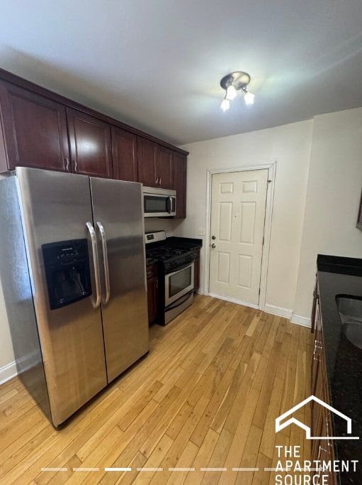4562 W George St, Unit 1 in Chicago, IL - Building Photo