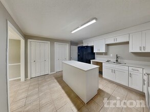 2855 Dellinger Dr in Marietta, GA - Foto de edificio - Building Photo