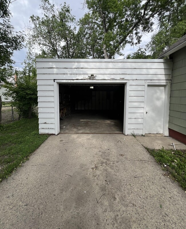 211 N Washington St in Aberdeen, SD - Building Photo - Building Photo