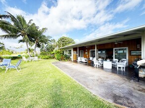 650 Kaimalino St in Kailua, HI - Building Photo - Building Photo