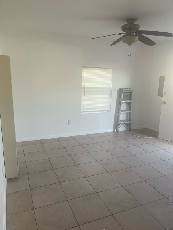 102 W Hall Ave