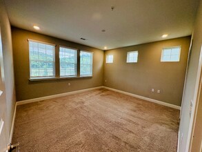 2000 Shadow Green Dr in Franklin, TN - Building Photo - Building Photo
