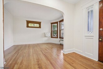 166 Franklin Ave in Hawthorne, NJ - Building Photo - Building Photo