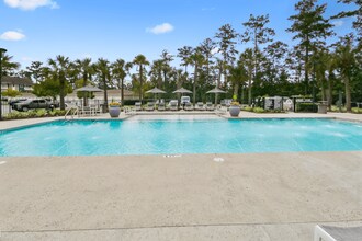Parkside at the Highlands Apartments in Savannah, GA - Building Photo - Building Photo
