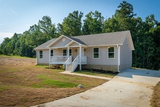 1010 Lauren Cir E in Odenville, AL - Building Photo - Building Photo