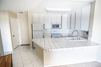 3101 Peninsula Rd, Unit 209 in Oxnard, CA - Building Photo - Building Photo