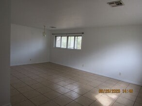 13 SW 51st St in Lawton, OK - Building Photo - Building Photo