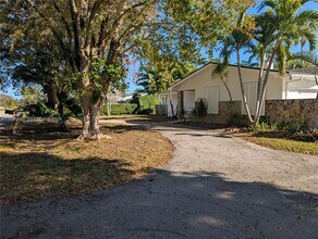 7970 SW 146th St in Palmetto Bay, FL - Building Photo - Building Photo