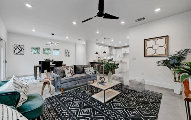 7613 Providence Ave in Austin, TX - Foto de edificio - Building Photo