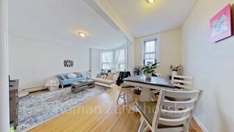 1950 Beacon St, Unit 1Z in Boston, MA - Building Photo