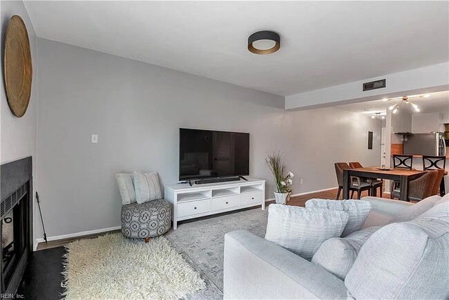 1301 Hampton Blvd in Norfolk, VA - Building Photo - Building Photo