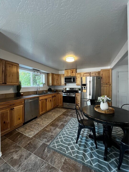 606 Residence St in Wallace, ID - Building Photo