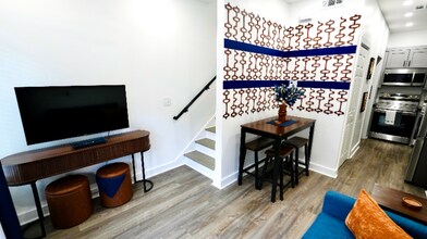 6305 Shannon Pkwy in Union City, GA - Building Photo - Building Photo