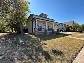 922 E Dashwood St in Fort Worth, TX - Building Photo - Building Photo