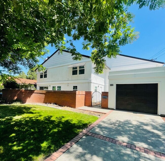 property at 1085 Piedmont Dr