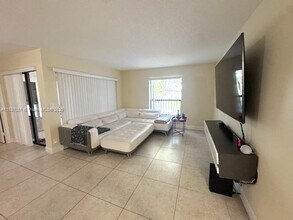 3817 Cocoplum Cir in Coconut Creek, FL - Building Photo - Building Photo