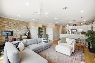 936 Pavonia Ave in Jersey City, NJ - Building Photo - Building Photo