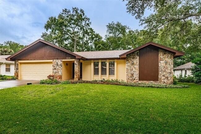 property at 124 Mayfair Cir W