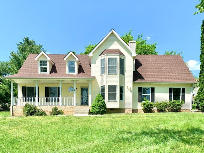 property at 3300 Tara Blvd
