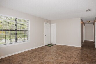 850 Airport Ave SE in Palm Bay, FL - Building Photo - Building Photo