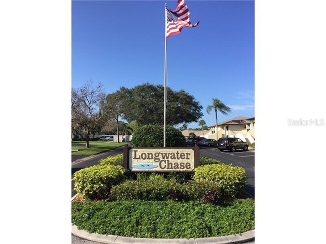 4560 Longwater Chase in Sarasota, FL - Foto de edificio - Building Photo