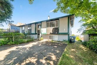 1507 Nisqually St in Steilacoom, WA - Building Photo - Building Photo