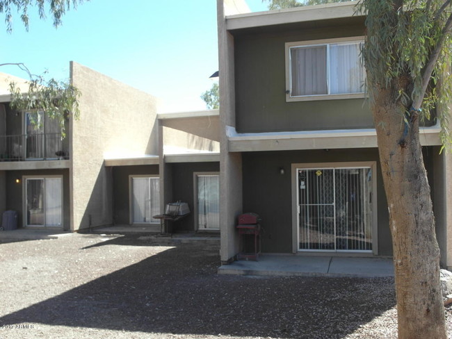 Palomino Point Fourplex in Phoenix, AZ - Building Photo - Building Photo