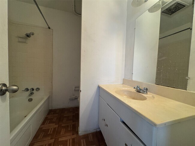 6405 Westward St in Houston, TX - Building Photo - Building Photo