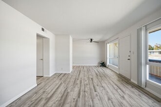 401 Whitehall Rd in Alameda, CA - Building Photo - Building Photo