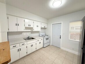 2213 Madison St in Hollywood, FL - Building Photo - Building Photo