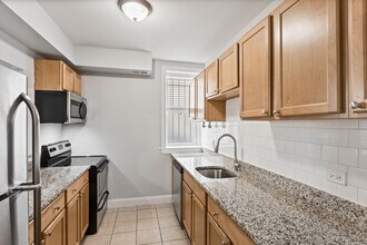 1460 W Fargo Ave, Unit 1 in Chicago, IL - Building Photo - Building Photo
