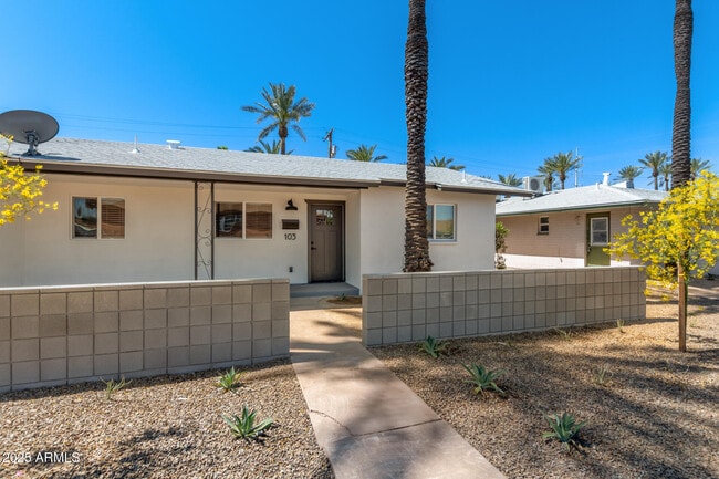 property at 103 W Broadway Rd