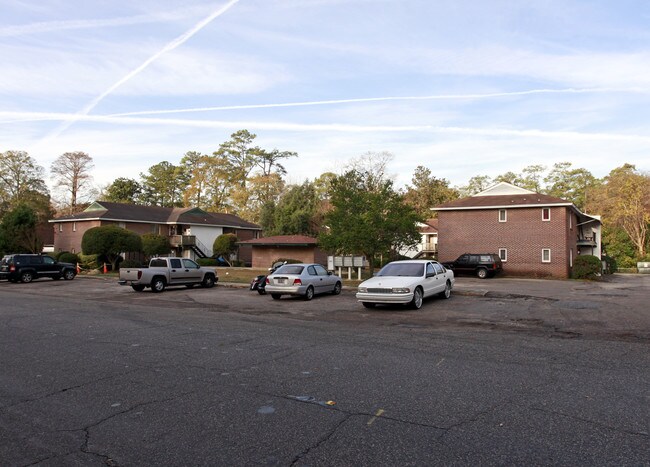 Ayers Garden Apartments in Summerville, SC - Building Photo - Building Photo