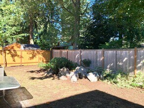 14040 Courtland Pl N in Seattle, WA - Building Photo - Building Photo