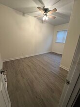 400 E Meinecke Ave, Unit 402 E Meinecke Lower in Milwaukee, WI - Foto de edificio - Building Photo