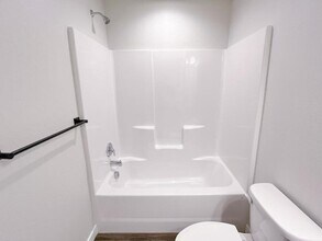 4750 Gebhard Rd in Central Point, OR - Building Photo - Building Photo