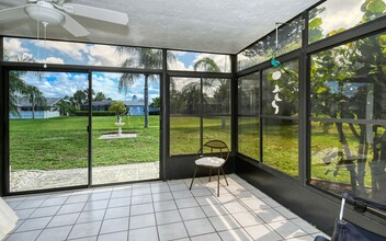 3845 Easton St in Sarasota, FL - Building Photo - Building Photo