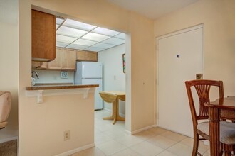 490 NW 20th St in Boca Raton, FL - Building Photo - Building Photo