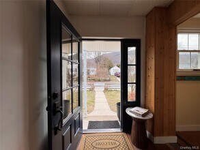 69 Russell Ave in Beacon, NY - Building Photo - Building Photo