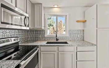 1637-1639 E Hastings Ave in Coeur d'Alene, ID - Building Photo - Building Photo